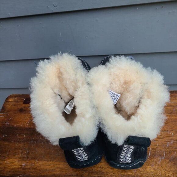 UGG Chickaree Black Suede With Shearling Lace Up Boot size 8 - Picture 7 of 11